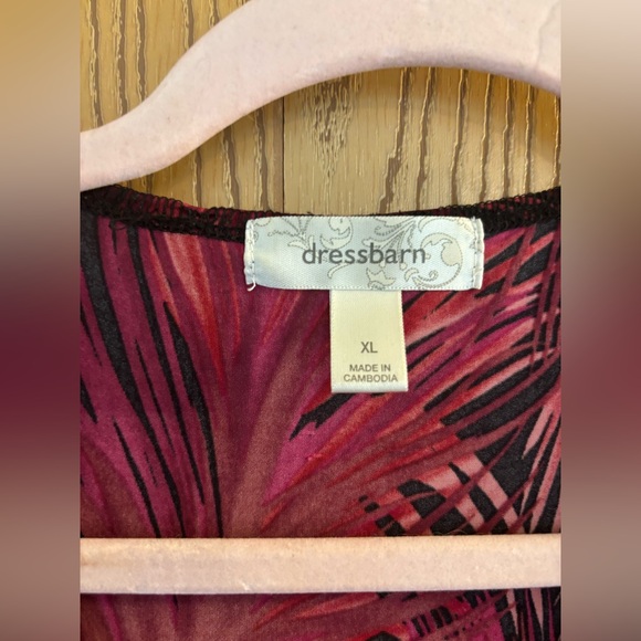 Beautifully red DRESS BARN peacock feather top - Picture 5 of 12